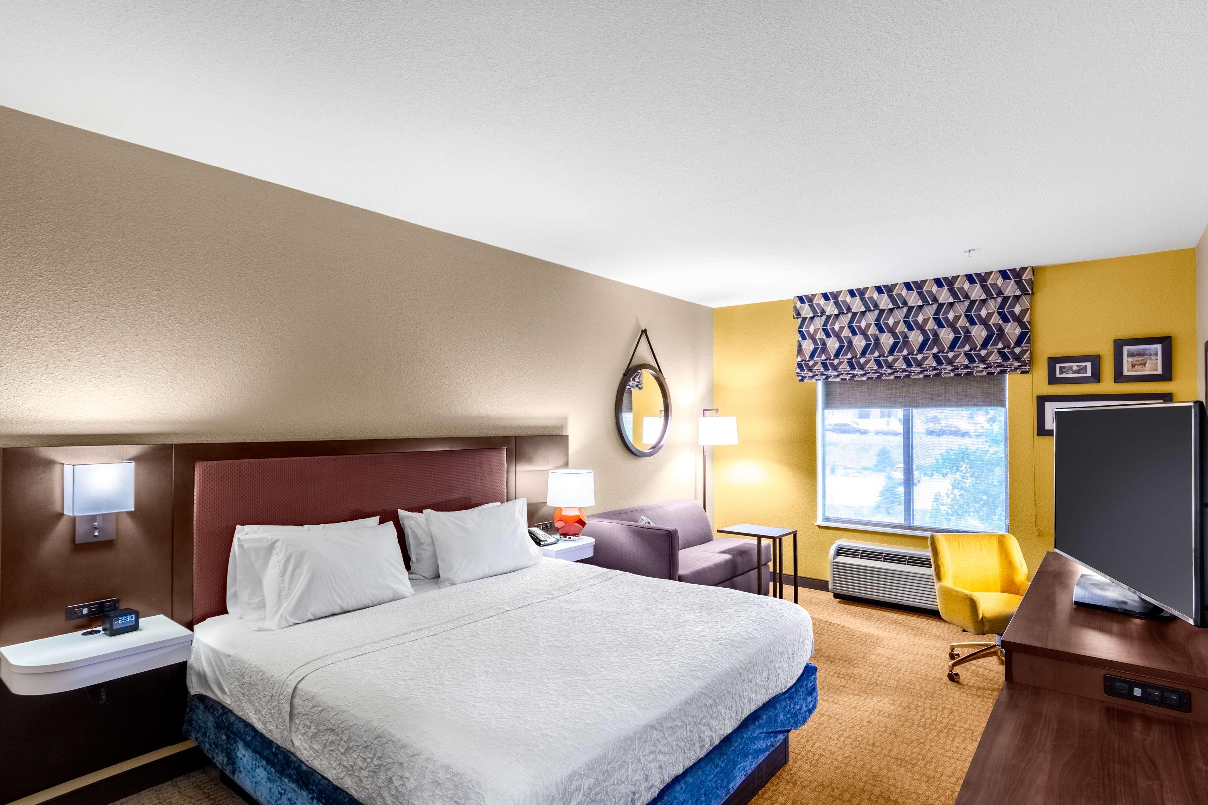 Hampton Inn Ларами Экстерьер фото