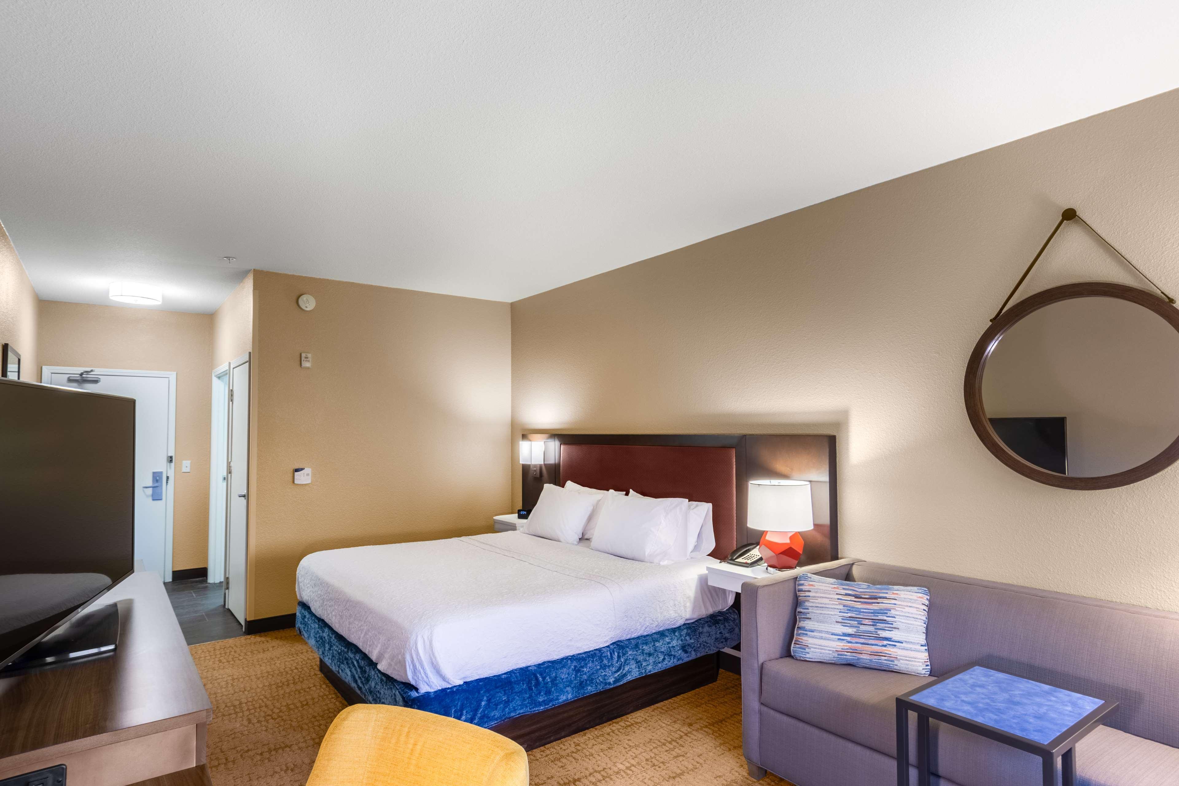 Hampton Inn Ларами Экстерьер фото