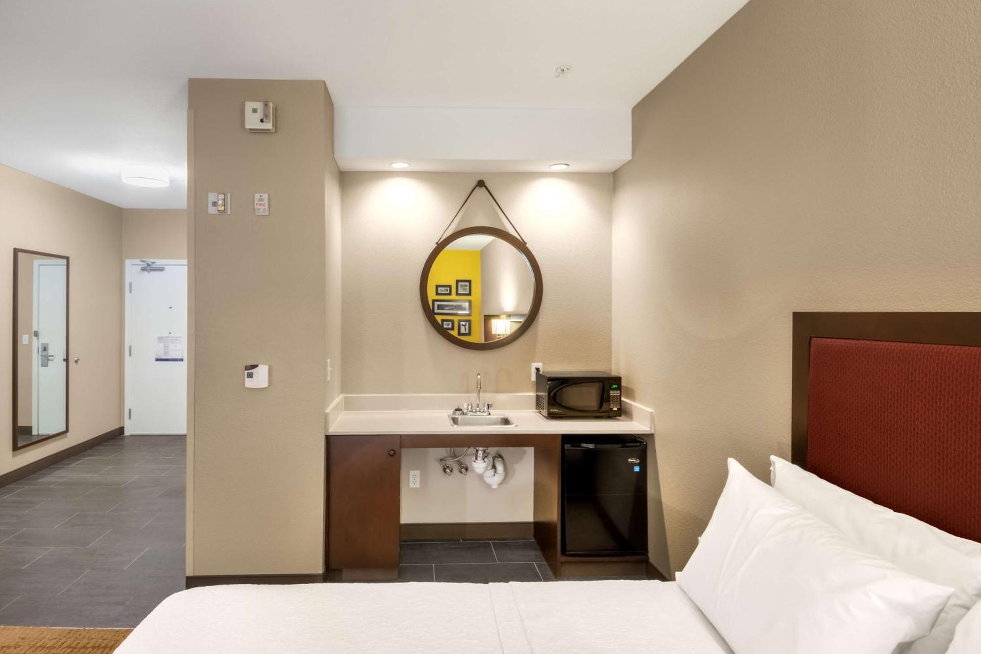 Hampton Inn Ларами Экстерьер фото