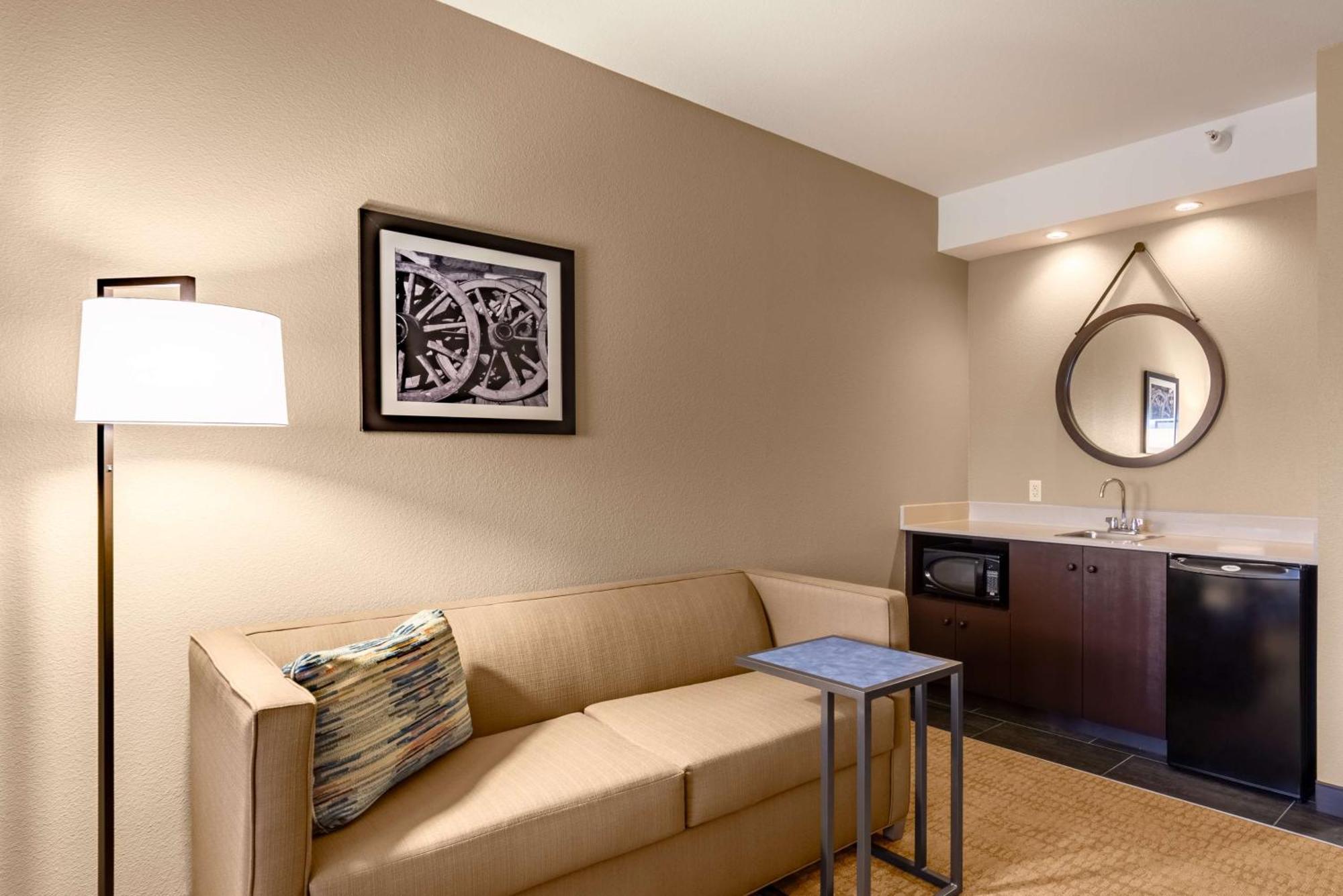 Hampton Inn Ларами Экстерьер фото