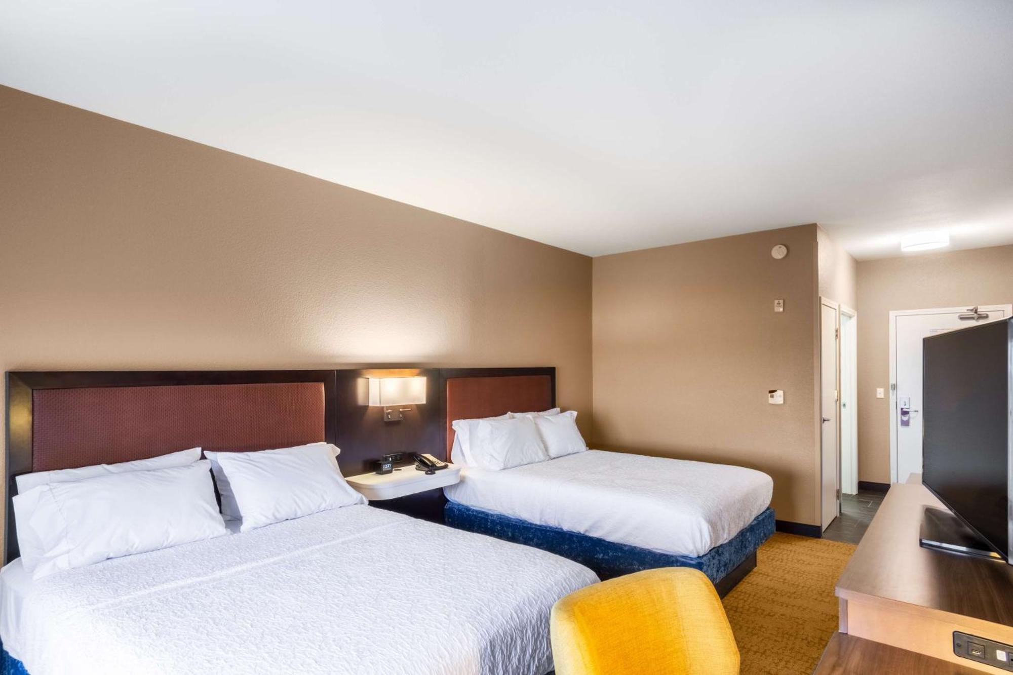Hampton Inn Ларами Экстерьер фото