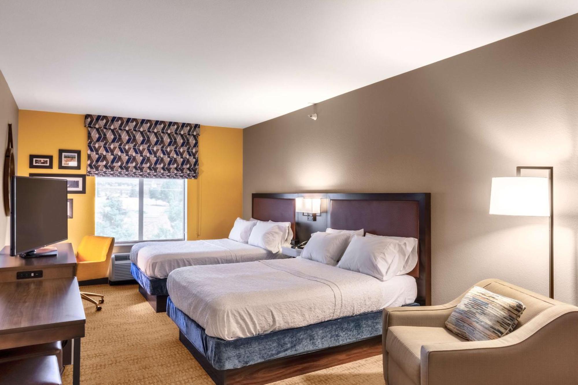 Hampton Inn Ларами Экстерьер фото