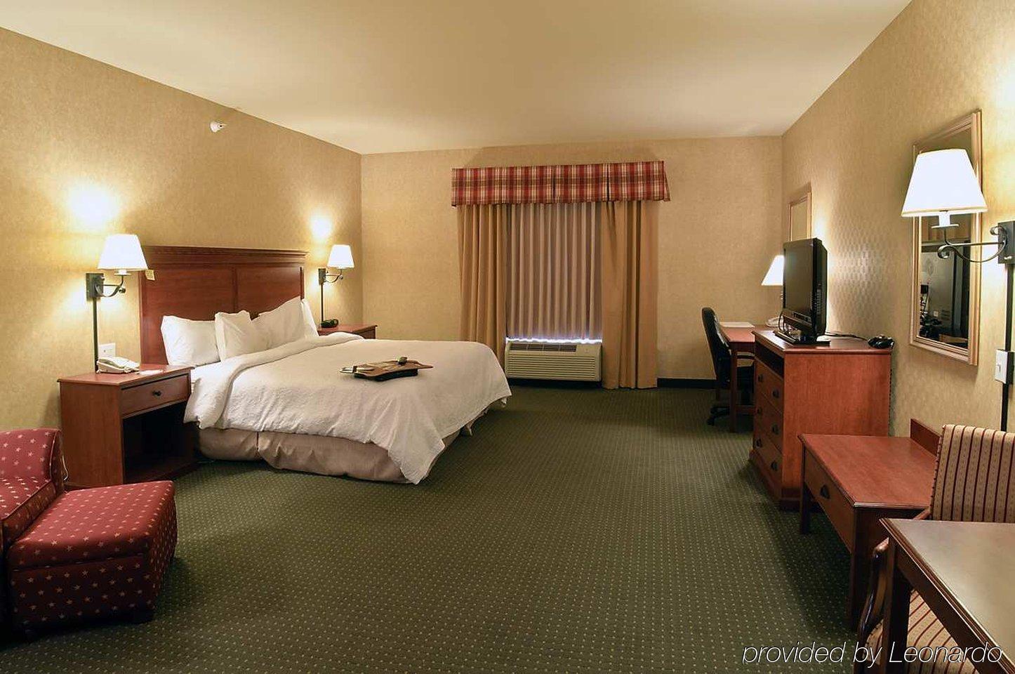 Hampton Inn Ларами Экстерьер фото