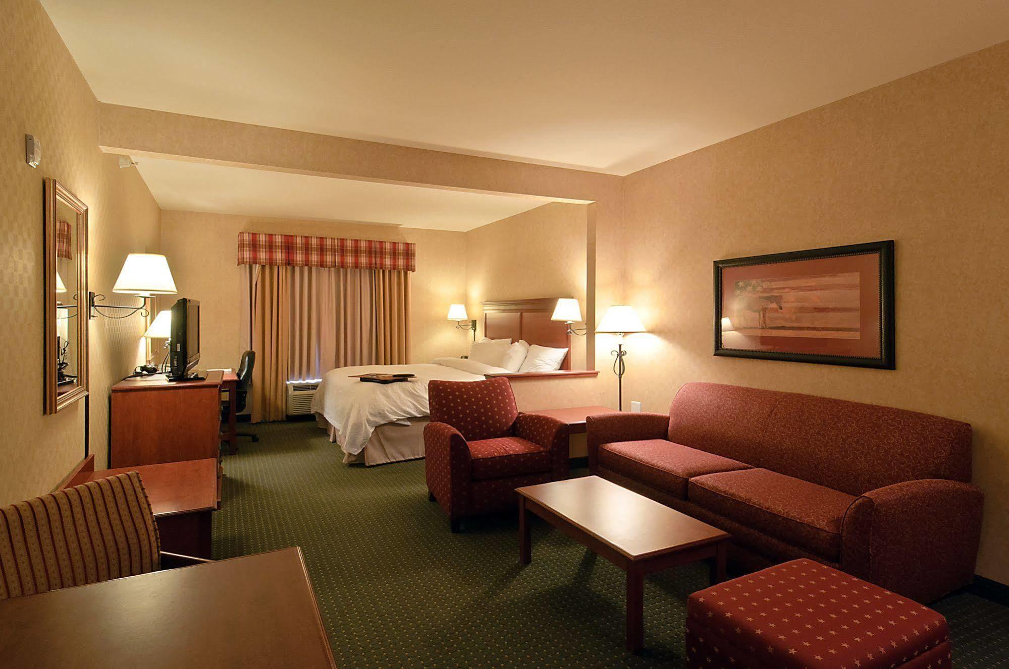 Hampton Inn Ларами Экстерьер фото