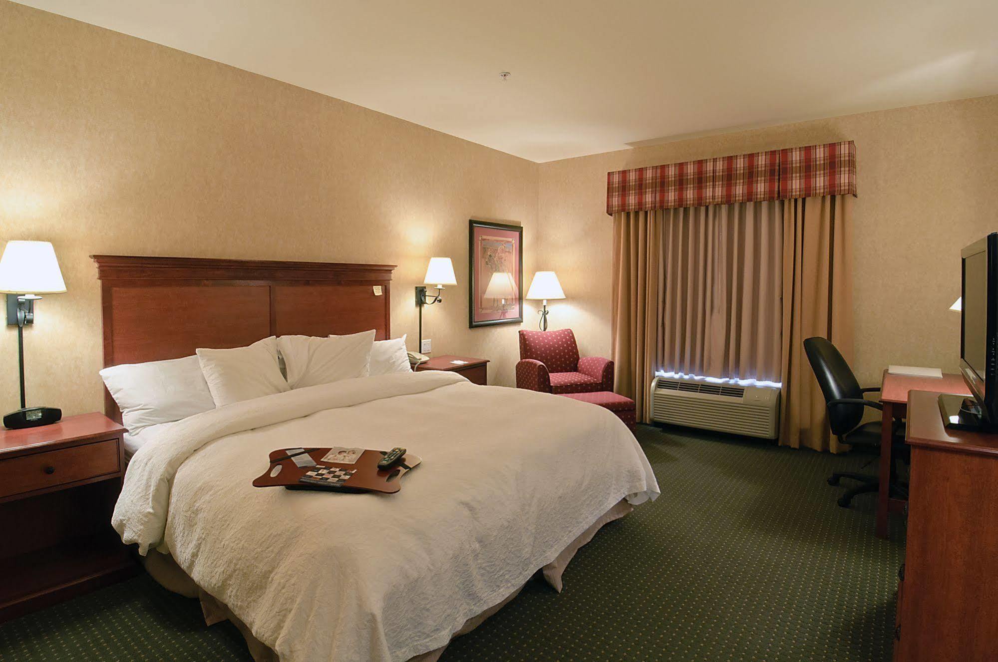 Hampton Inn Ларами Экстерьер фото